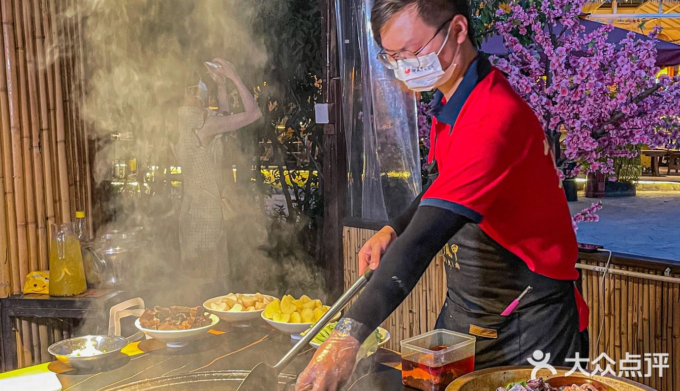 成都柴火鸡天花板 | 首届吃鸡节来了！排队再久也要吃到！