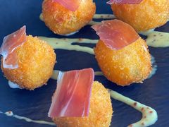 -MONICH牛排融合餐厅(和义大道购物中心店)