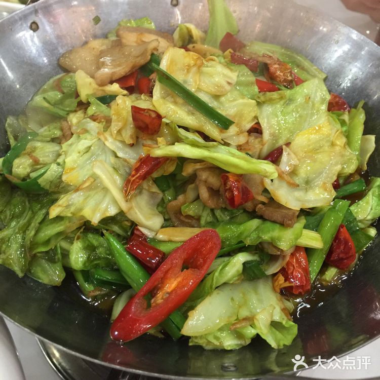 鸡都酥掉了。味道有点淡「果木烧猪排」这个蛮好吃的