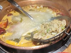 -洱火云南酸菜牛肉火锅(石景山当代商城店)