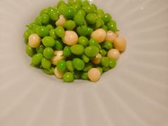 鸡头米拌小蜜豆-新荣记(南京西路店)