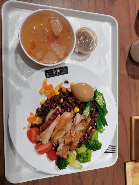 牧之三克油轻食(软景店)-"软景中心的沙拉,必选三克油! 位置.