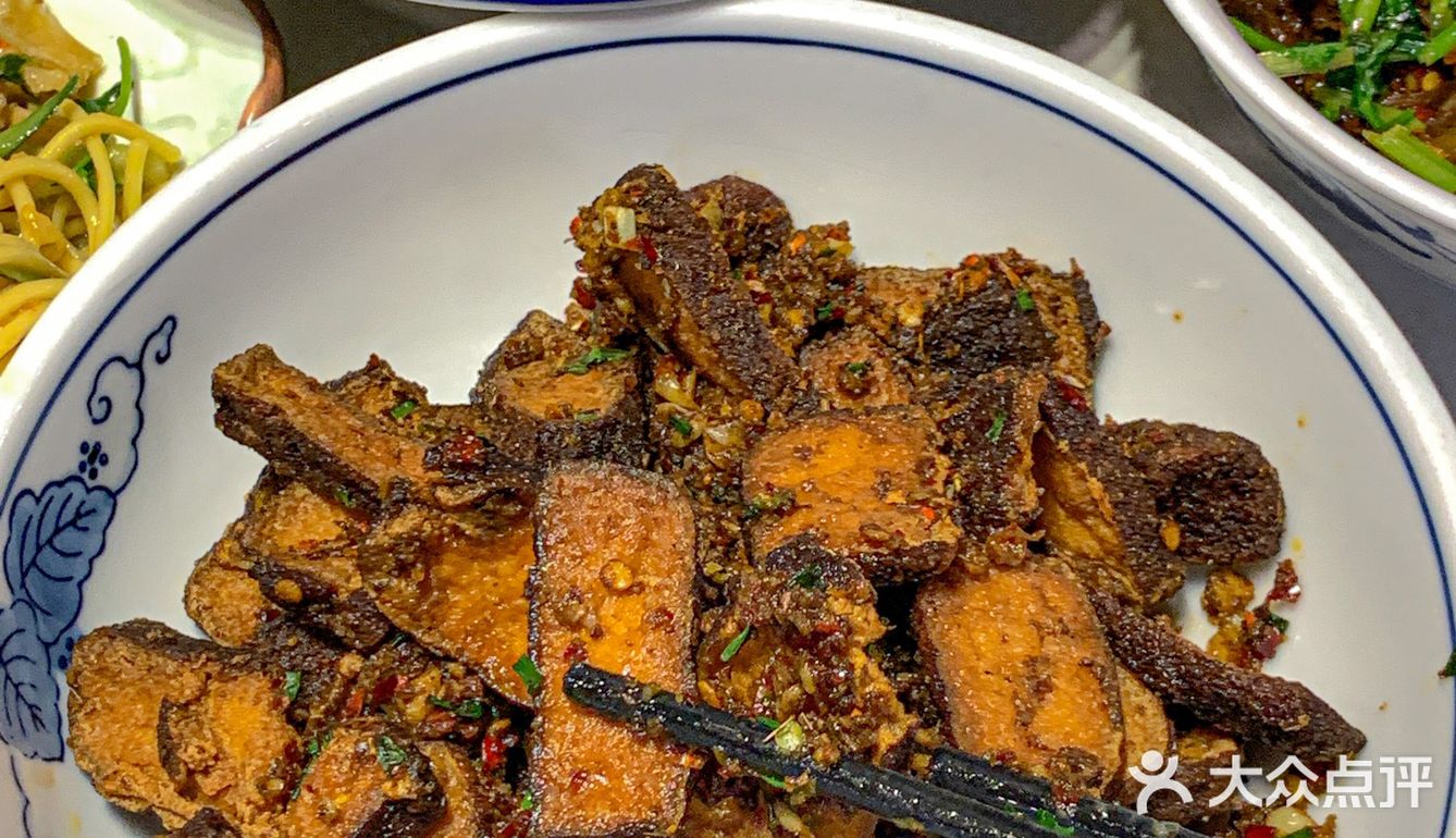 长沙/果然用心做菜的湘菜馆子饭点全是本地人太好吃了！