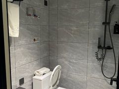 -鹏城丽景酒店(华强北红岭地铁站店)