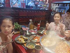 -谭鸭血老火锅(远大购物广场店)