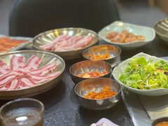 -臻牛烤肉