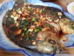 红烧鲫鱼-华军正宗郭场鸡(石首店)