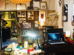 -邊城書店