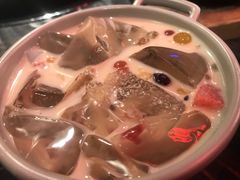 霸王奶茶冰粉-热火朝天鲜切牛肉火锅(南强街巷店)