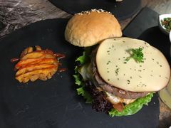 -HIGH FIVE哈福手工汉堡(桂林路店)