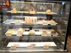 面包甜点陈列柜-麦当劳(新世纪环球中心店)