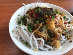 -老字号眼镜子煎包汤包店