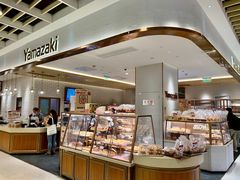 面包甜点陈列柜-山崎面包(静安久光店)