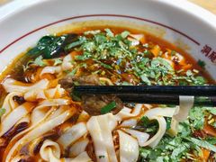 招牌红烧牛肉米粉-呷佬·长沙手工米粉(金沙江路店)