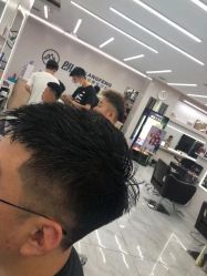 -朗峰专业美发沙龙