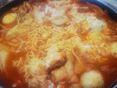 -三清洞摩西韩式年糕火锅(威高广场店)
