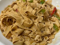 尖椒干豆腐-闯关东东北农家菜(崂山石老人店)