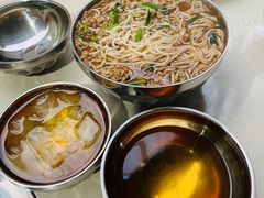 -正宗杨记普洱酸醋米线(总店)