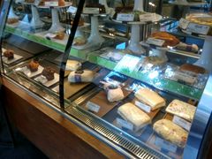 面包甜点陈列柜-星巴克(株洲荣时代广场店)