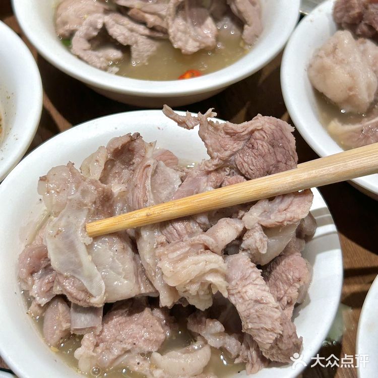 🥩好羊肉清水煮,美味尽在 313 羊庄!✨