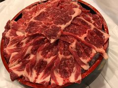 安格斯牛肉-鲜入围煮花胶鸡海鲜火锅