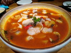 思茅酸汤鱼片-老滇山寨•云南特色菜•地方菜•民族风情歌舞表演(金碧店)