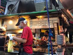 -六合夜市