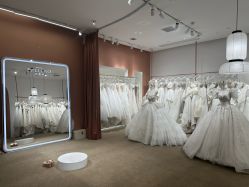 -派丽莫Pellimo原创设计婚纱品牌