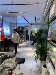 -罗亚帝造型·烫发染发