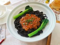肉酱伴墨汁墨鱼面-寻味顺德·珍之宝酒楼(银钻店)