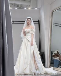 -Lady  Jane高端婚纱礼服馆