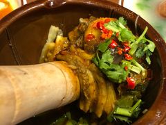 -老滇山寨•云南特色菜•地方菜•民族风情歌舞表演(金碧店)