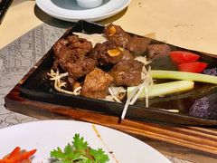 铁锄牛排-穹六人间 people 6(岳阳路店)