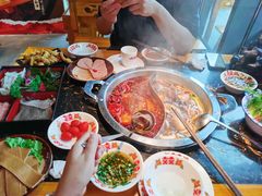 -憨孃孃·重庆老火锅(红山黑金店)