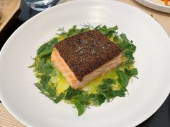 牛肝菌裹烤三文鱼-Mercato莫卡多露台餐厅与酒吧(K11店)