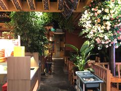 -野山舂·贵州现舂酸汤火锅(鸿通城店)