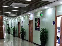 -茂菊口腔连锁(浦东南路店)