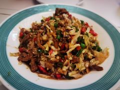-阿瓦山寨·湘菜现炒·剁椒鱼头王(咸阳总店)