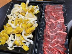 -果松木炭酸菜铜火锅·外婆参鸡汤