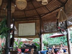 -乌托邦酒吧和餐厅