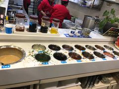 自助调料区-百品聚旋转火锅(万德庄店)