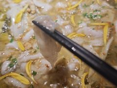 -桂二老坛酸菜鱼(三街两巷店)