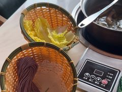 -喃喃椰·糟粕醋·椰子鸡火锅(七堡花园店)