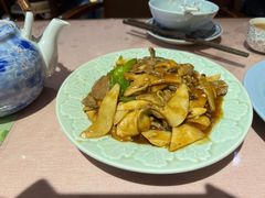 猪肝炒杏鲍菇-吉事利茶餐厅