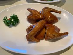 玻璃脆皮乳鸽-利苑酒家(金宝店)