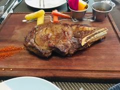 -悦享绿山墙西餐厅