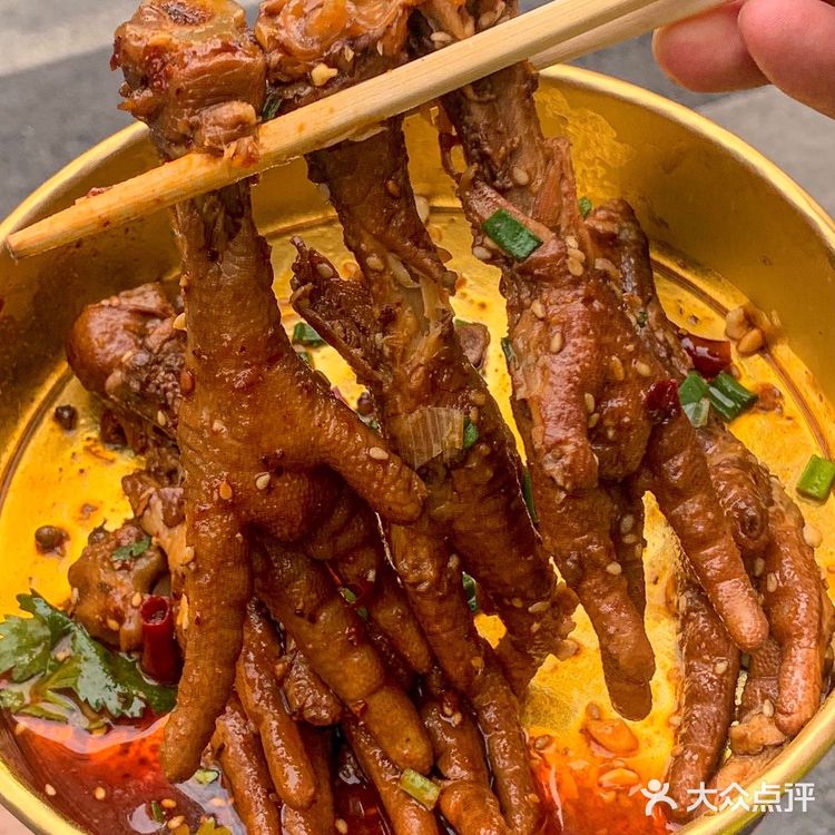 降龙爪爪是什么神仙店铺啊🤩耙猪蹄真的香‼️