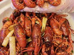 -肥小宝·金牌油焖大虾(襄阳龙虾地标店)