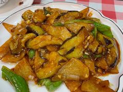 地三鲜-东北哈尔滨酱骨头馆房掌柜铁锅炖