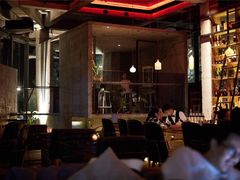 -饮湖威士忌鸡尾酒吧